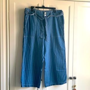 Seven 7 wide leg cropped jeans. Size 14. NWOT